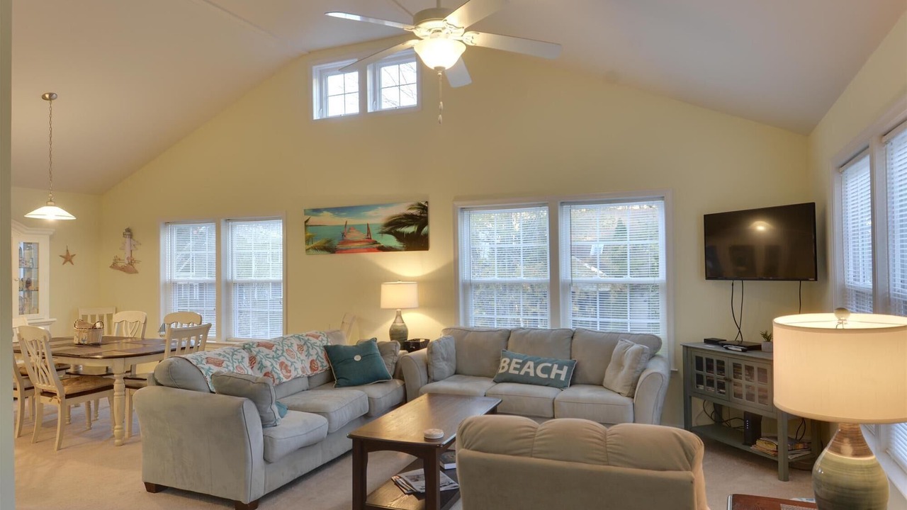 Photo of Livingroom in Sandpiper Pines