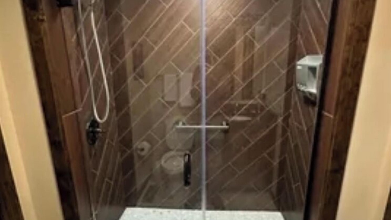 Photo of Bathroom in Edray