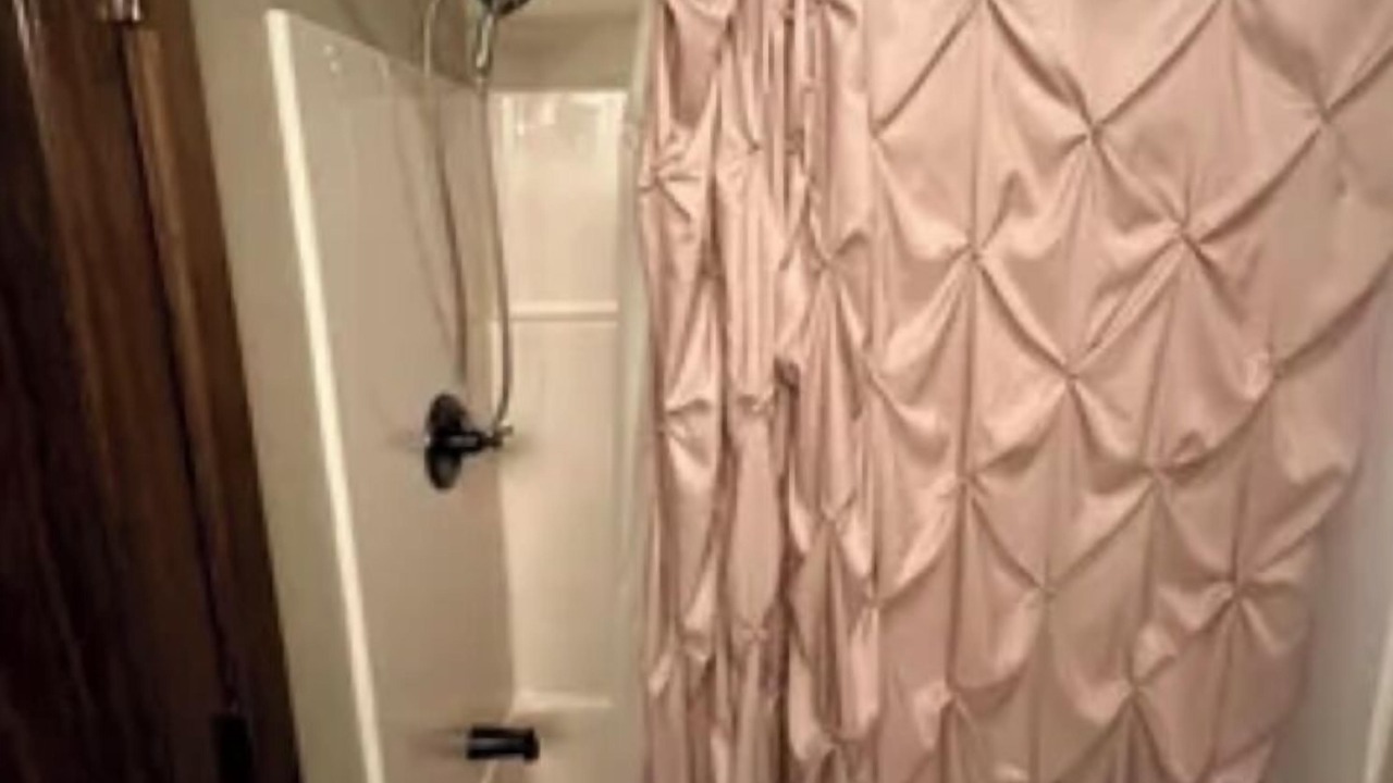 Photo of Bathroom in Edray