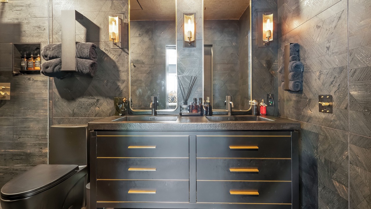Photo of Bathroom in Central Corals