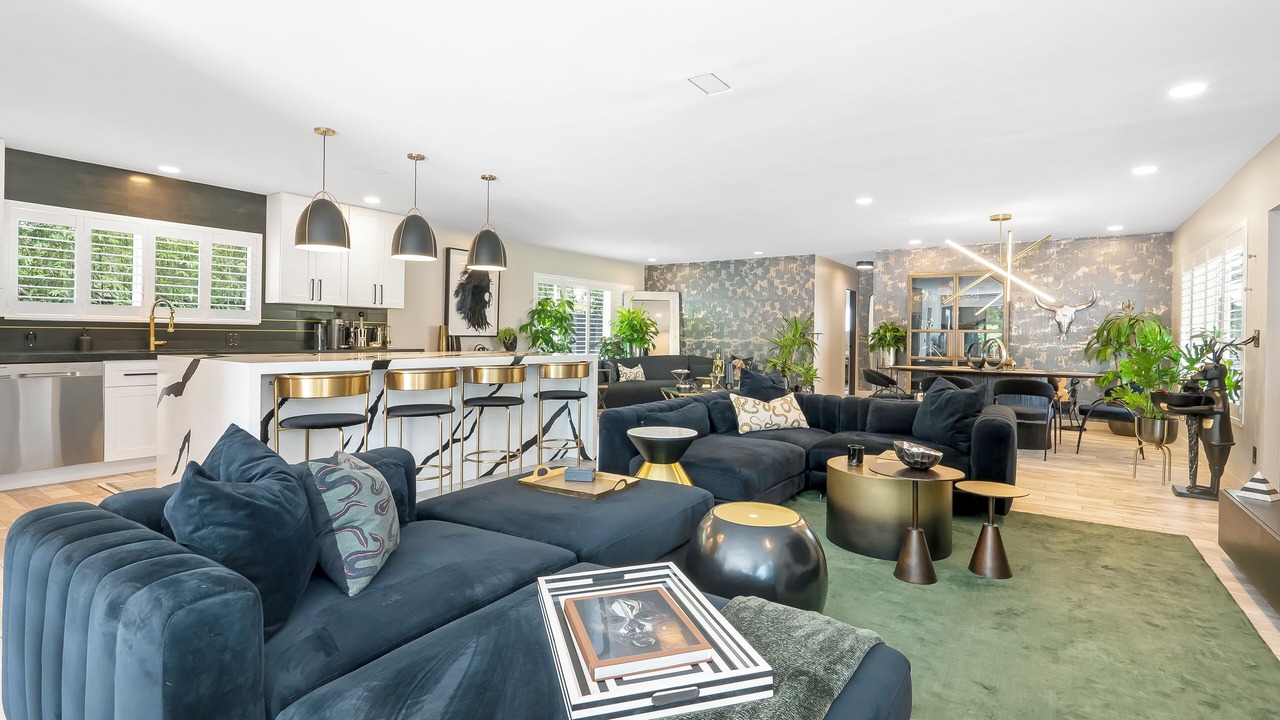 Photo of Livingroom in Central Corals