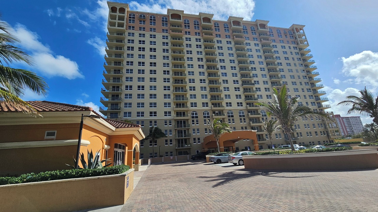 Photo of Outdoor in Hallandale Beach