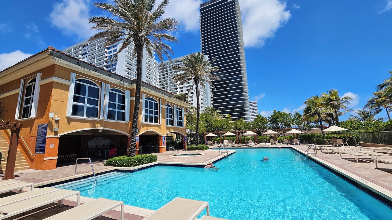 Photo of Outdoor in Hallandale Beach
