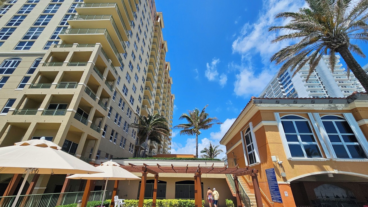Photo of Outdoor in Hallandale Beach