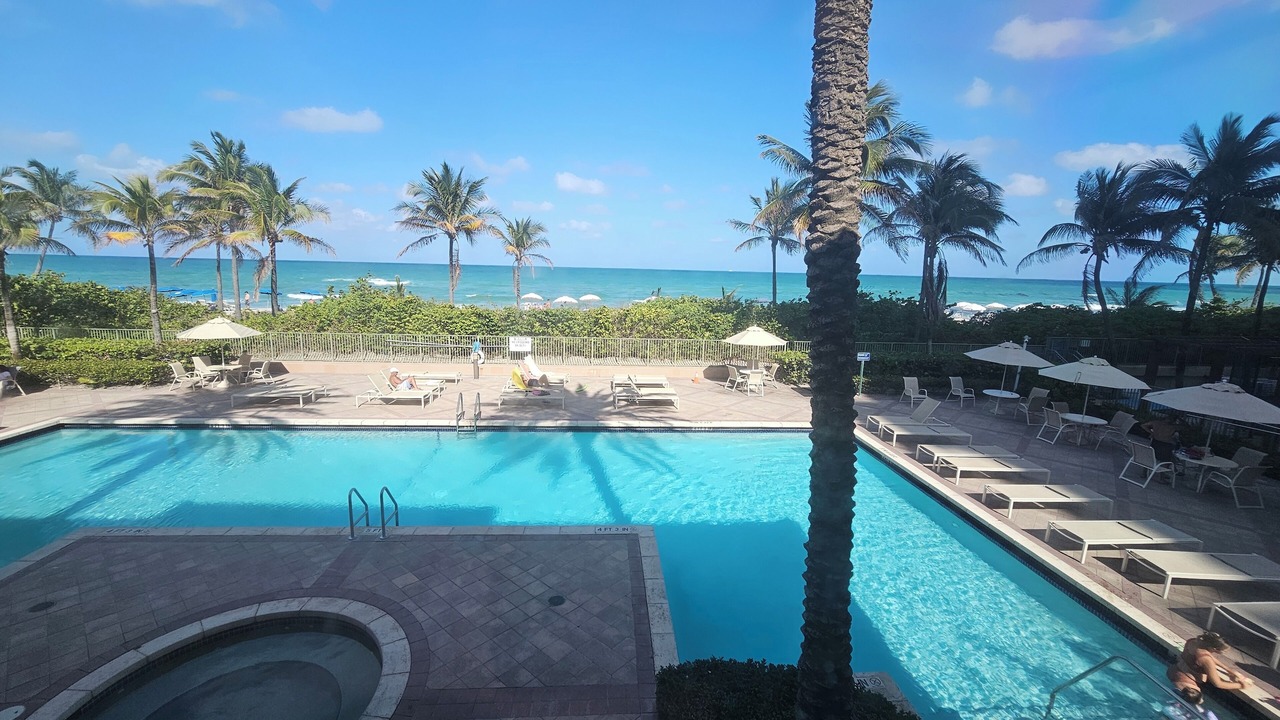 Photo of Outdoor in Hallandale Beach