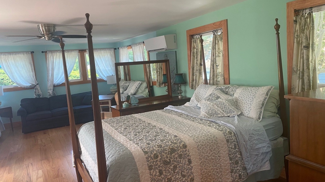 Photo of Bedroom in Earlville