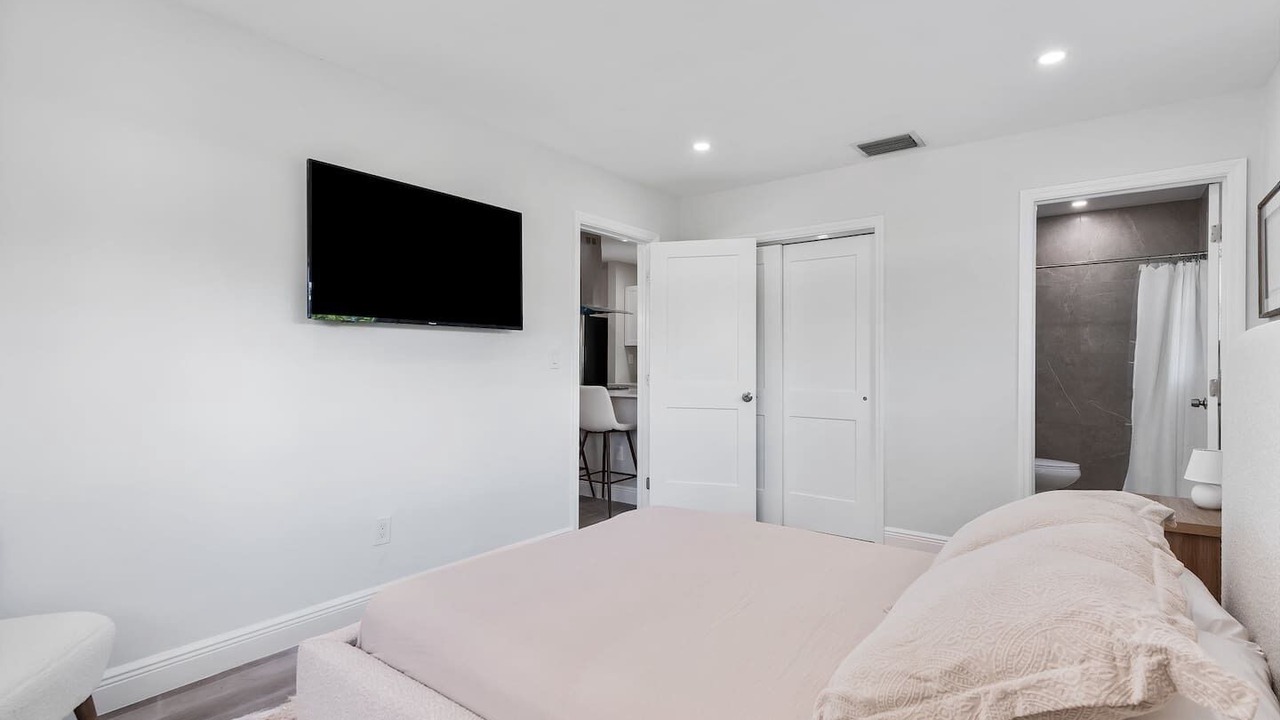 Photo of Bedroom in Coral Ridge