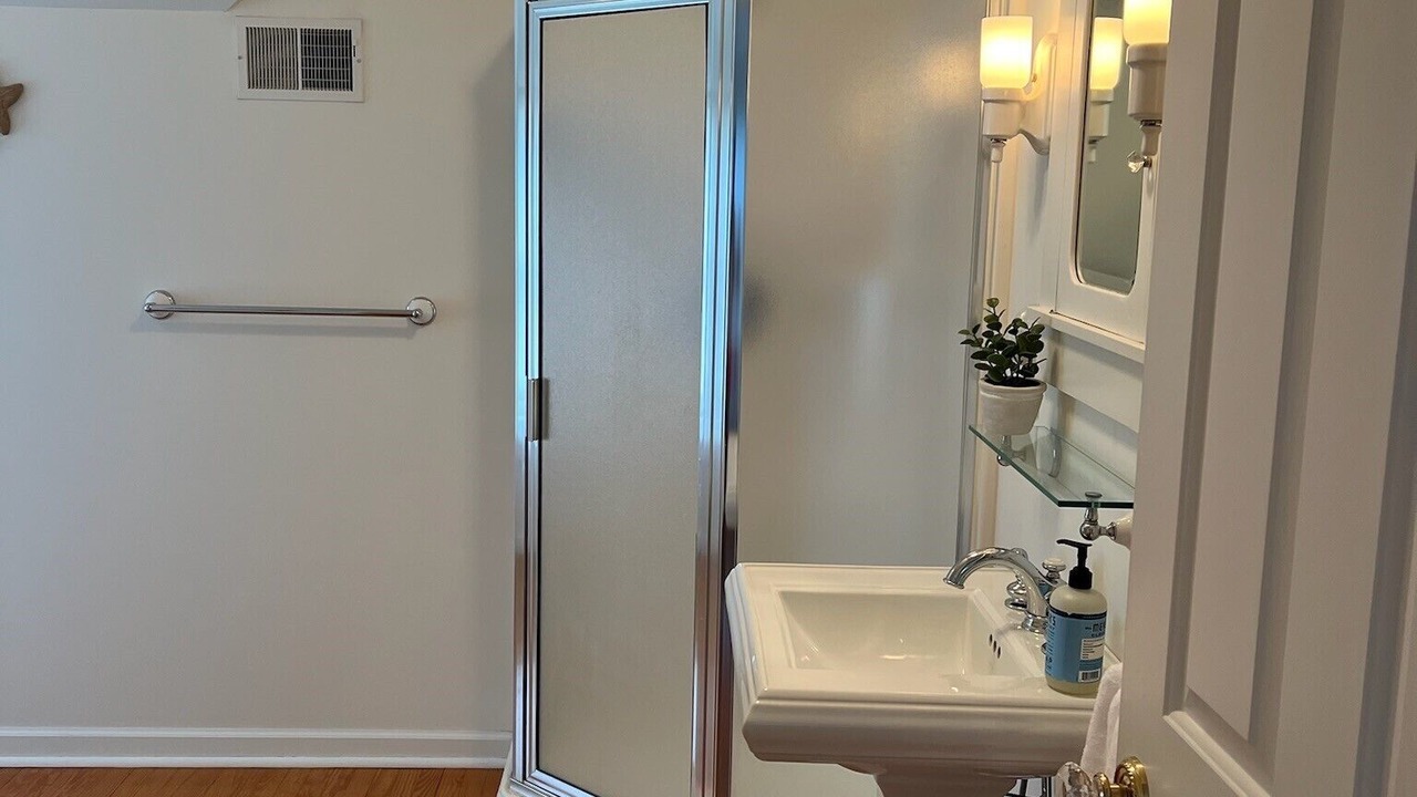Photo of Bathroom in Rock Hall