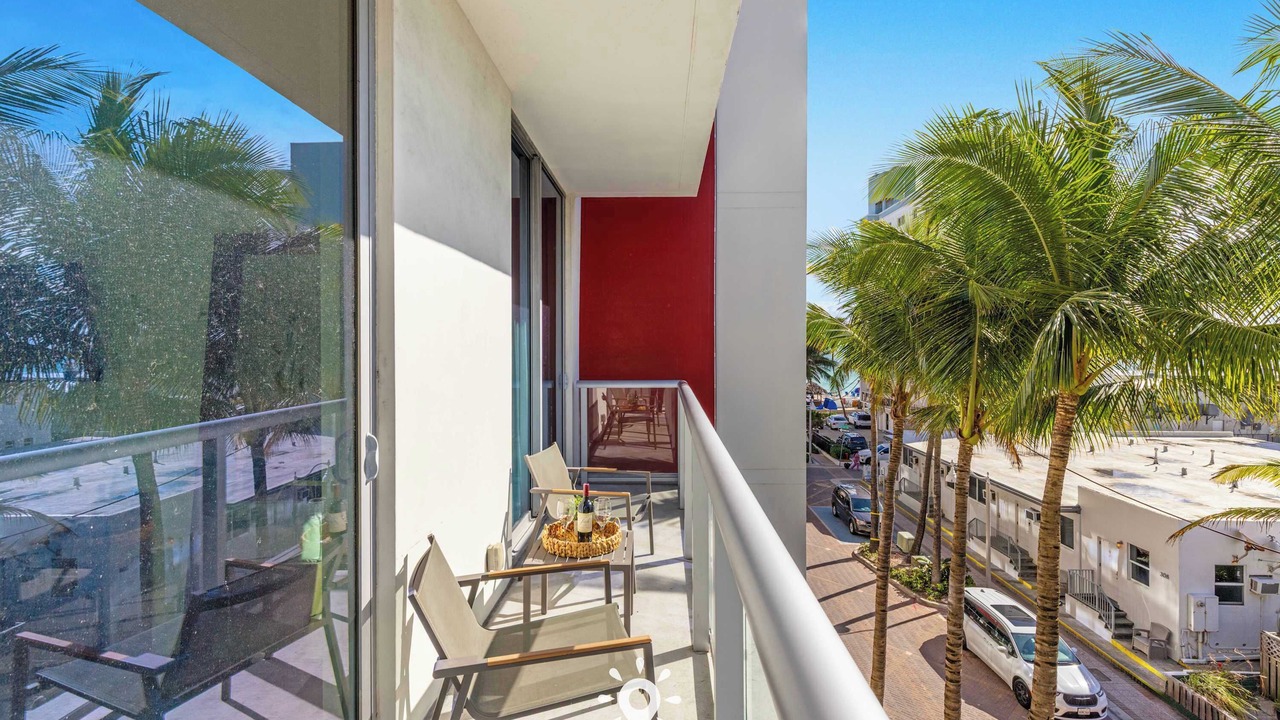 Photo of Patio Balcony in Hollywood
