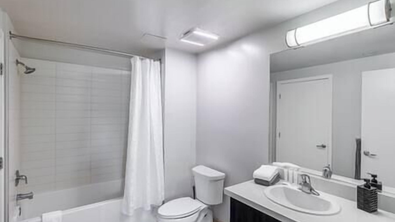 Photo of Bathroom in Downtown Los Angeles