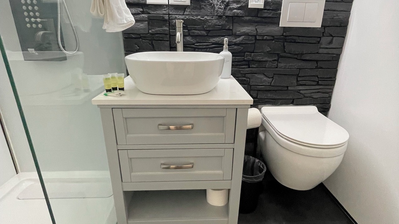 Photo of Bathroom in Sailboat Bend