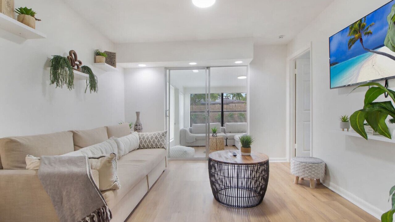 Photo of Livingroom in Hallandale Beach