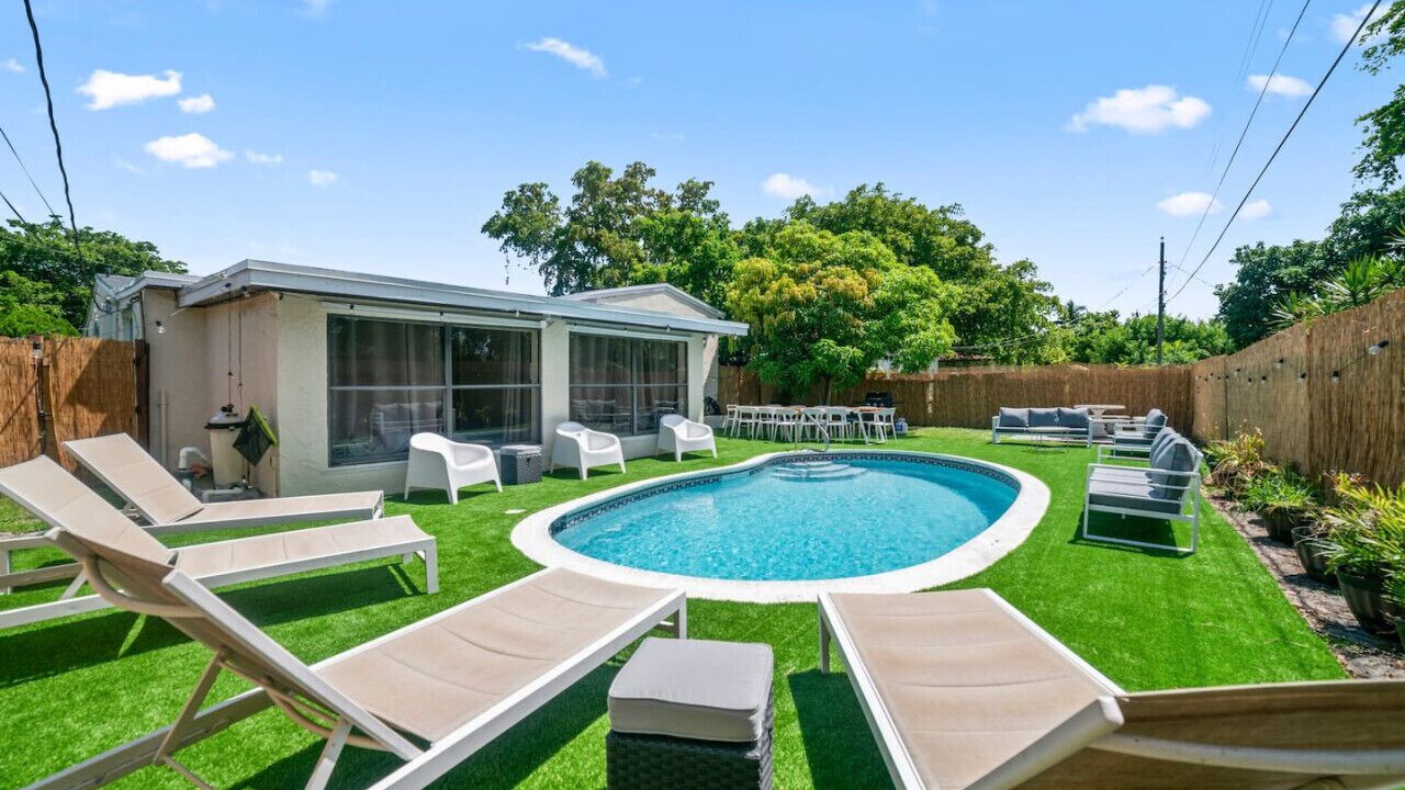 Photo of Outdoor in Hallandale Beach