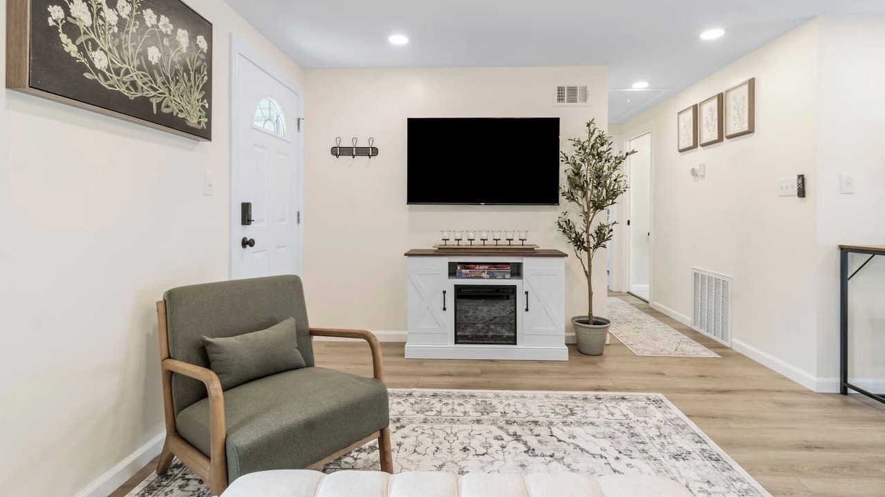 Photo of Livingroom in Cheektowaga