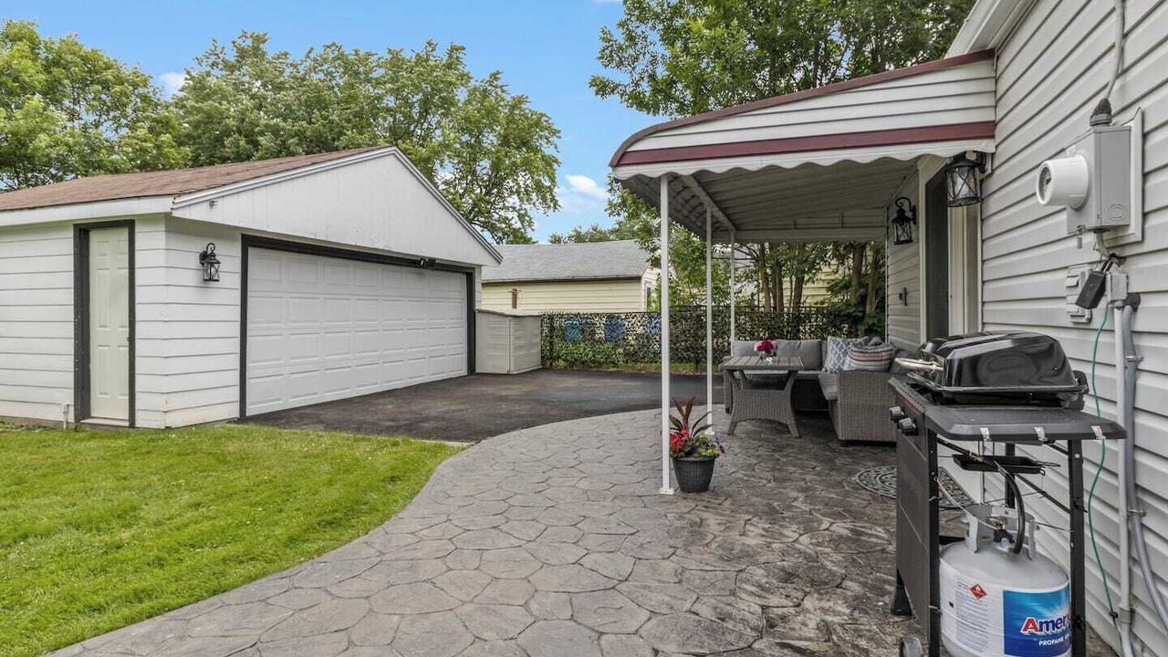 Photo of Patio Balcony in Cheektowaga