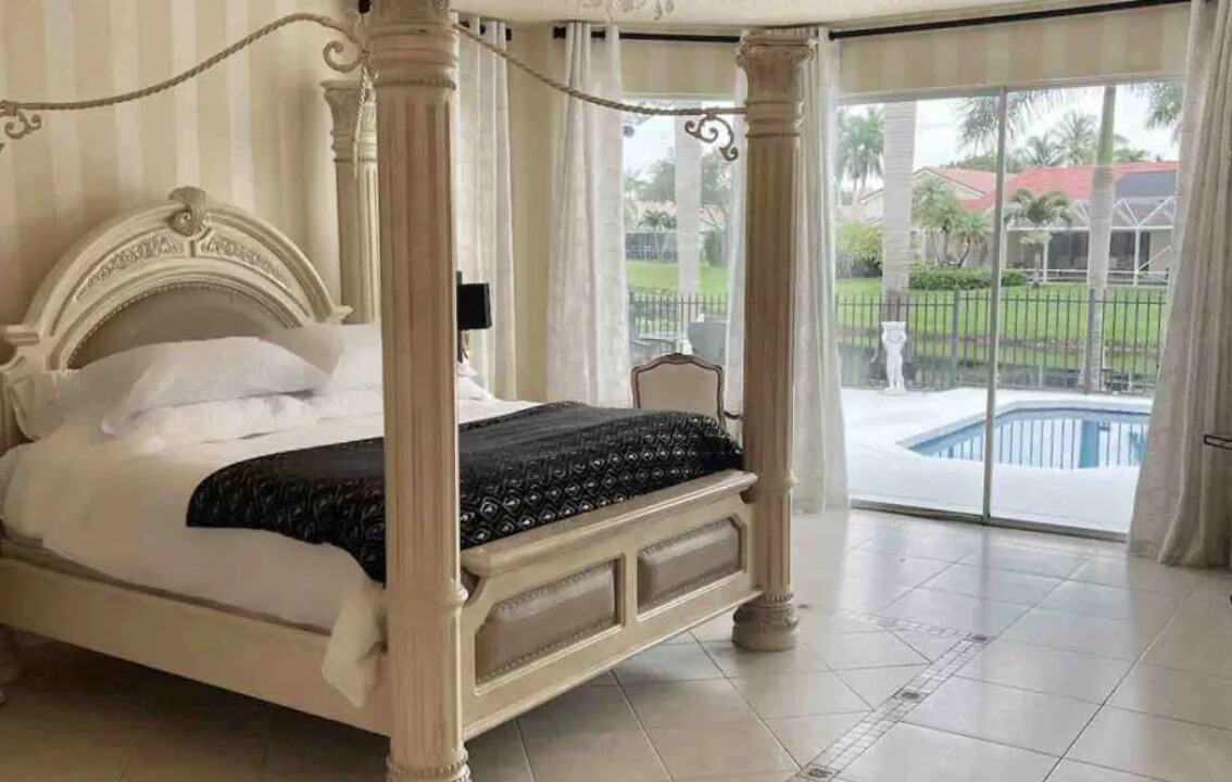 Photo of Bedroom in Coral Springs