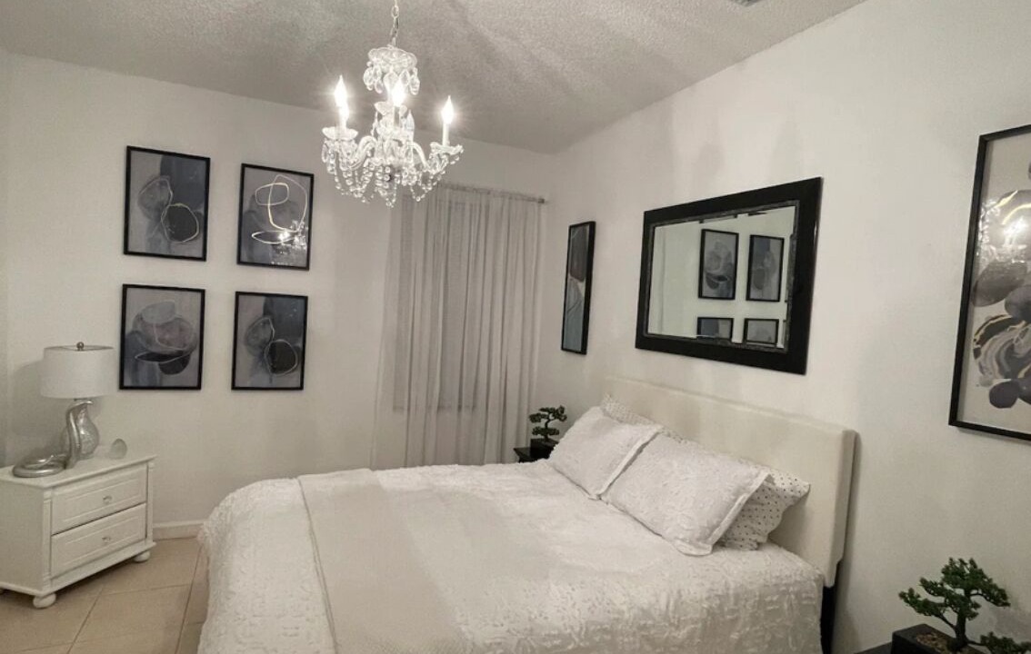 Photo of Bedroom in Coral Springs