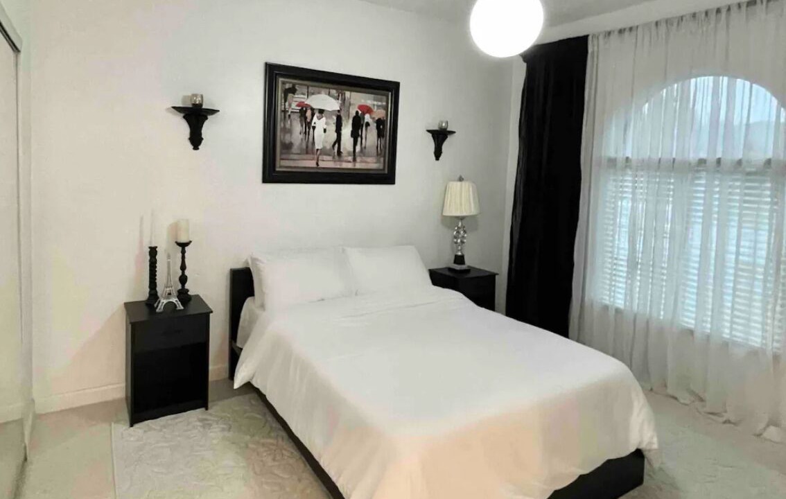 Photo of Bedroom in Coral Springs