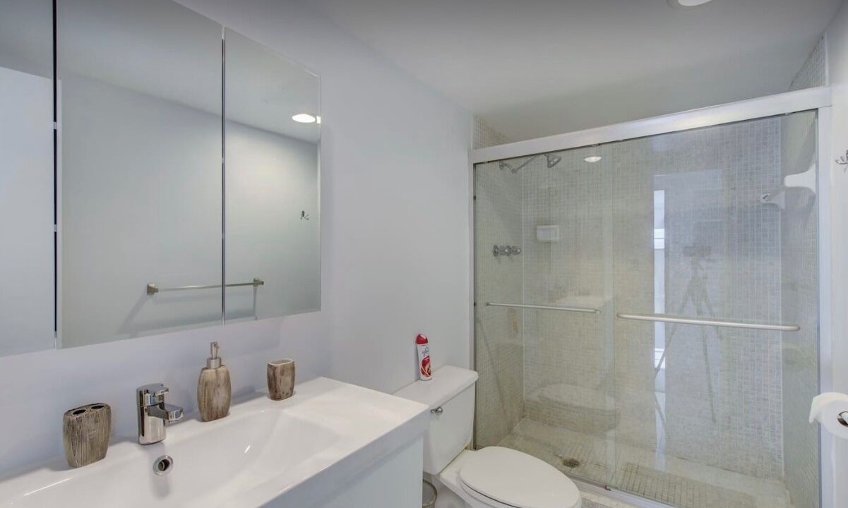 Photo of Bathroom in Golden Beach