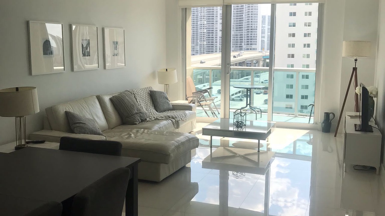 Photo of Livingroom in Golden Beach