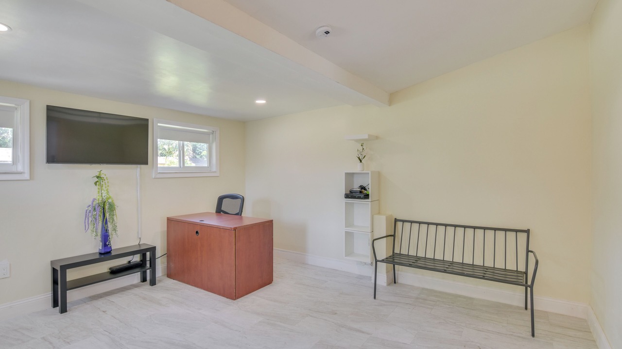 Photo of Bedroom in Miami Gardens