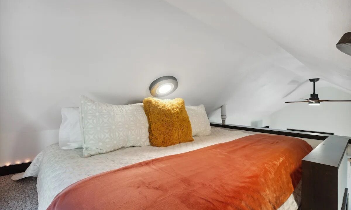 Photo of Bedroom in Lakeside
