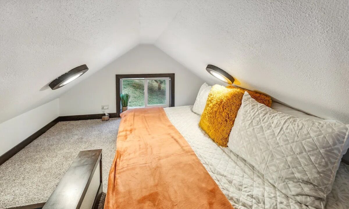 Photo of Bedroom in Lakeside