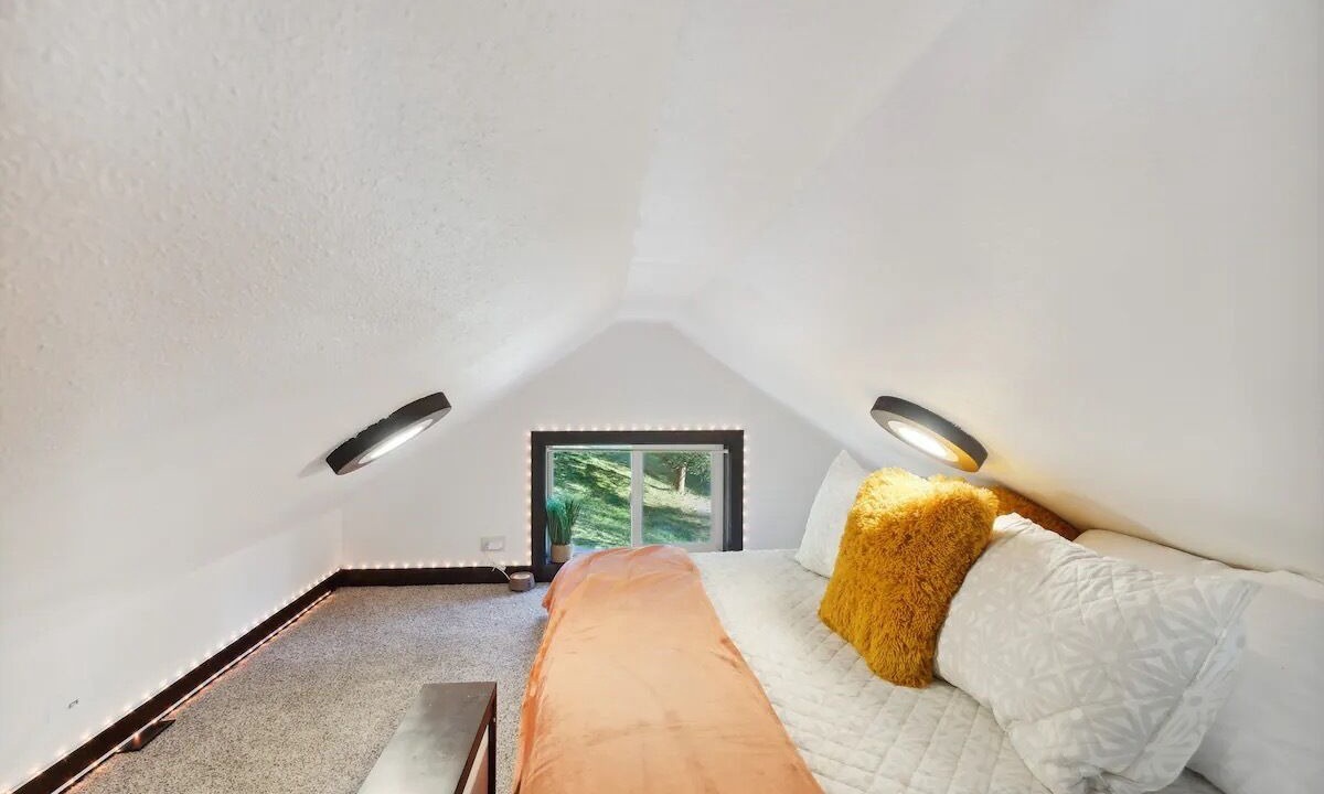 Photo of Bedroom in Lakeside