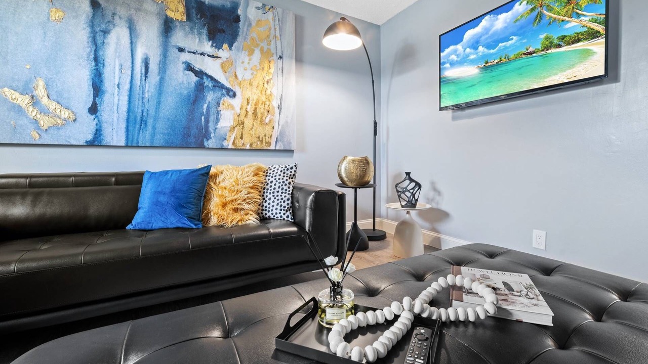Photo of Livingroom in Lauderdale Lakes