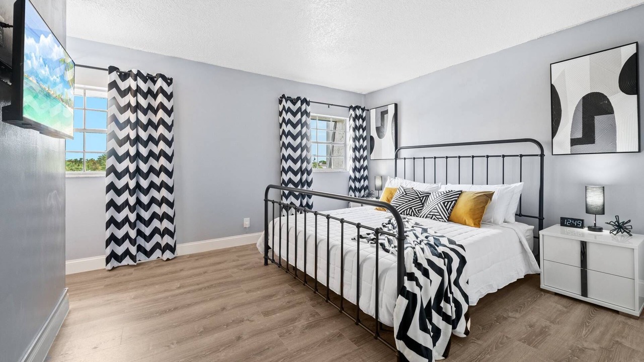Photo of Bedroom in Lauderdale Lakes
