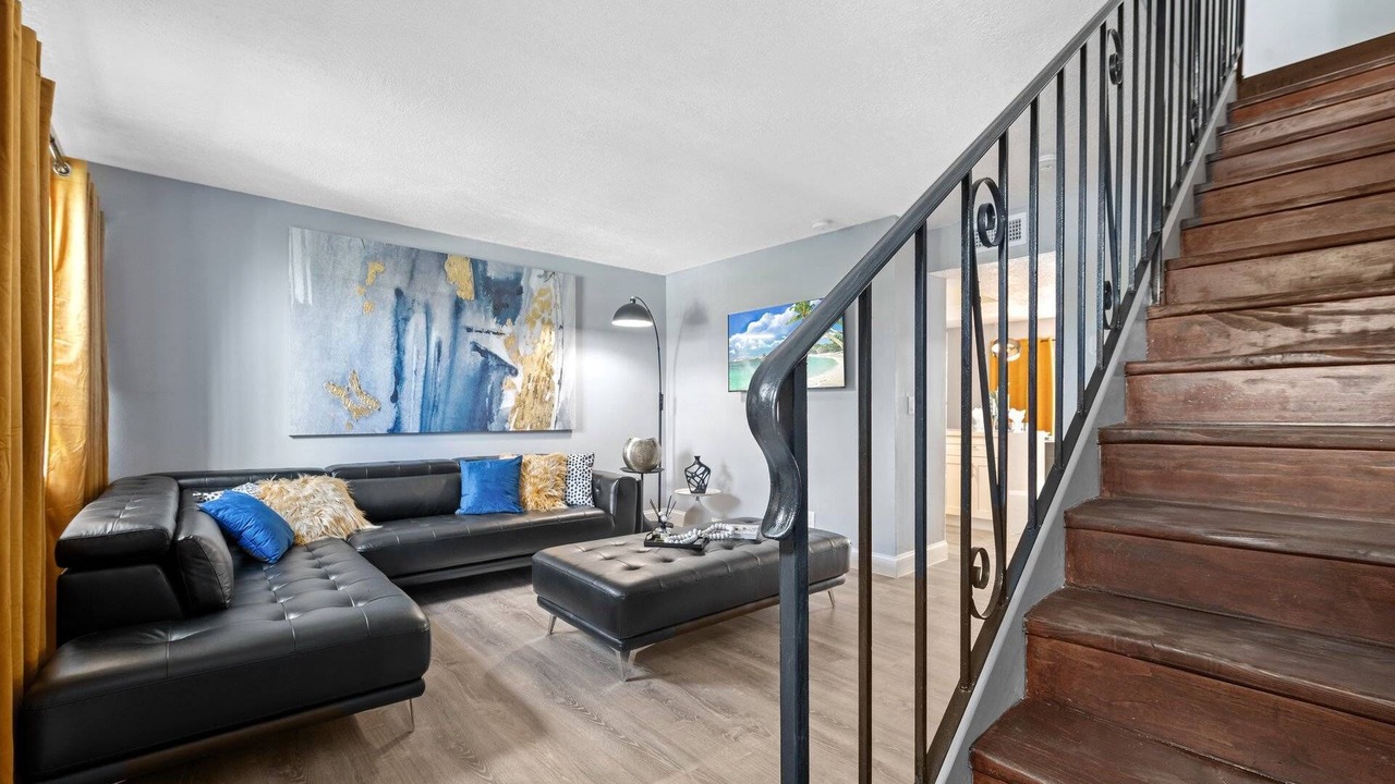 Photo of Livingroom in Lauderdale Lakes