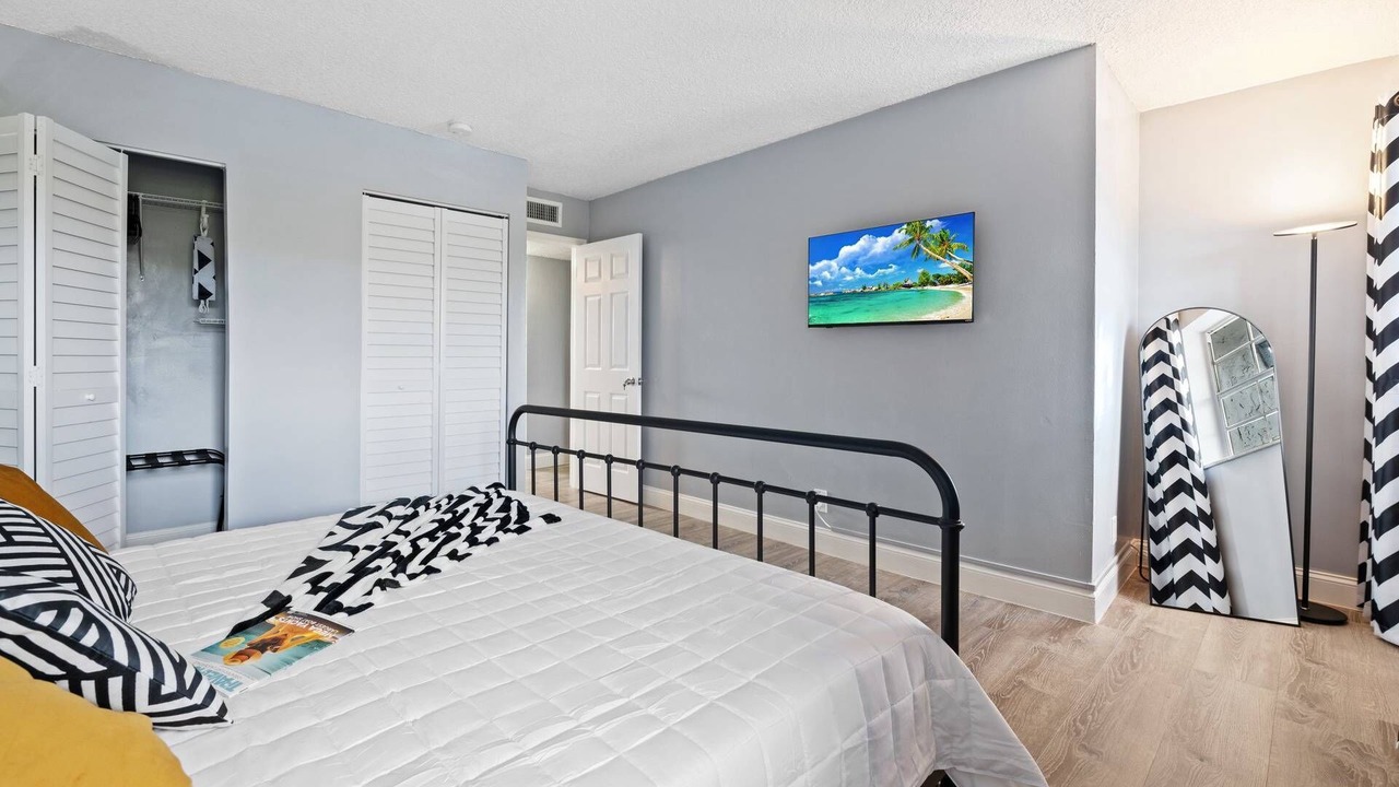 Photo of Bedroom in Lauderdale Lakes