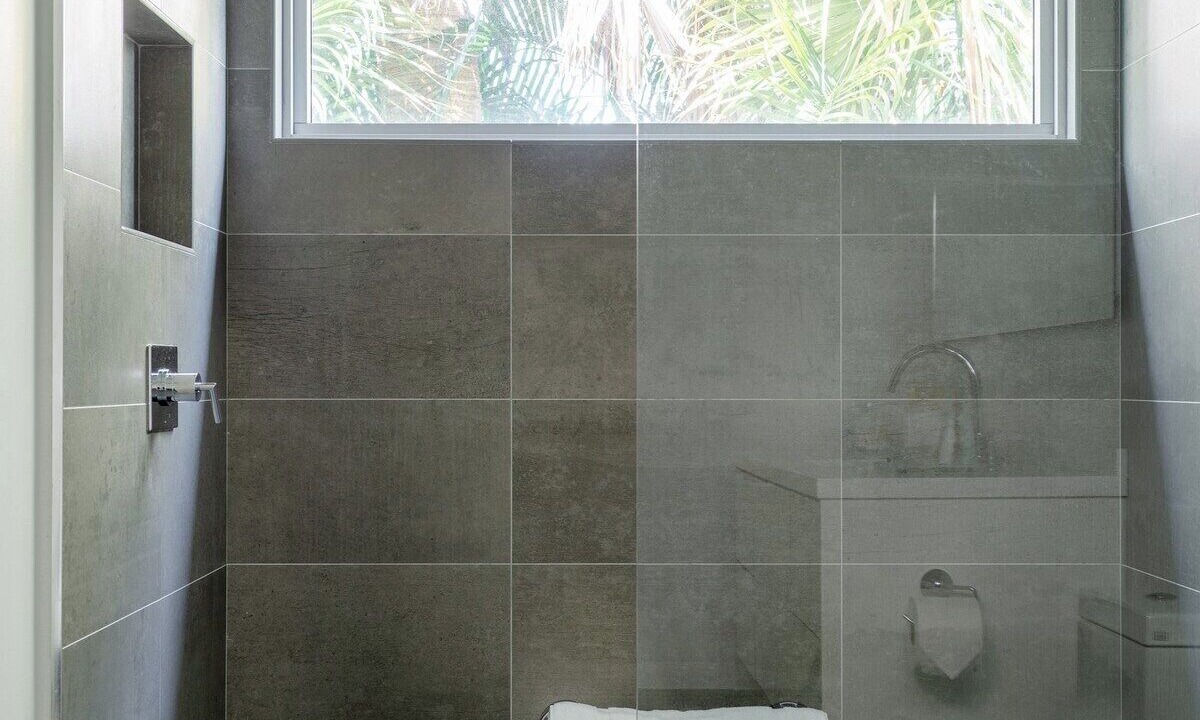Photo of Bathroom in Highland Park Delray