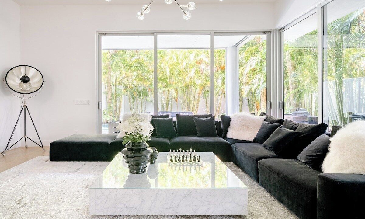 Photo of Livingroom in Highland Park Delray