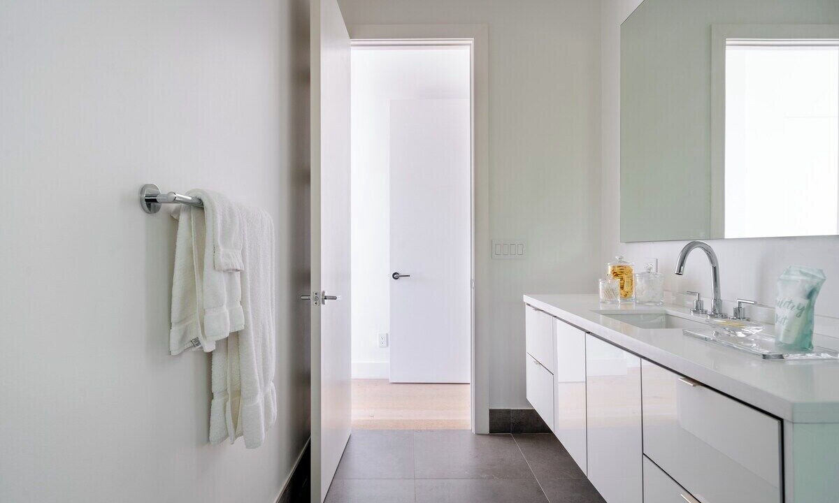 Photo of Bathroom in Highland Park Delray