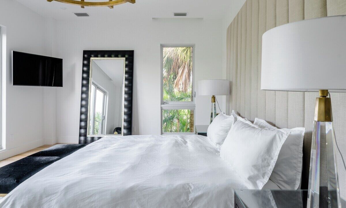 Photo of Bedroom in Highland Park Delray