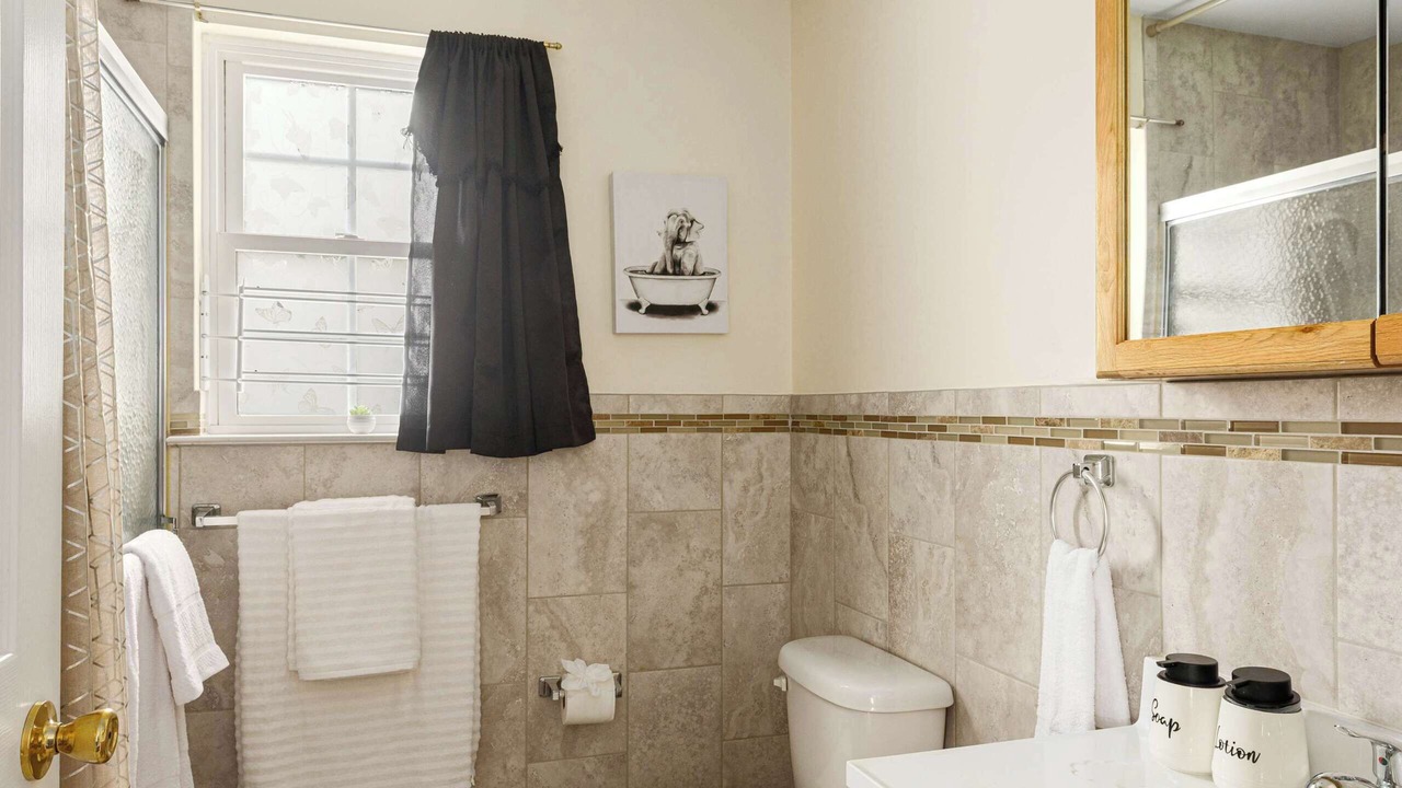 Photo of Bathroom in Newark