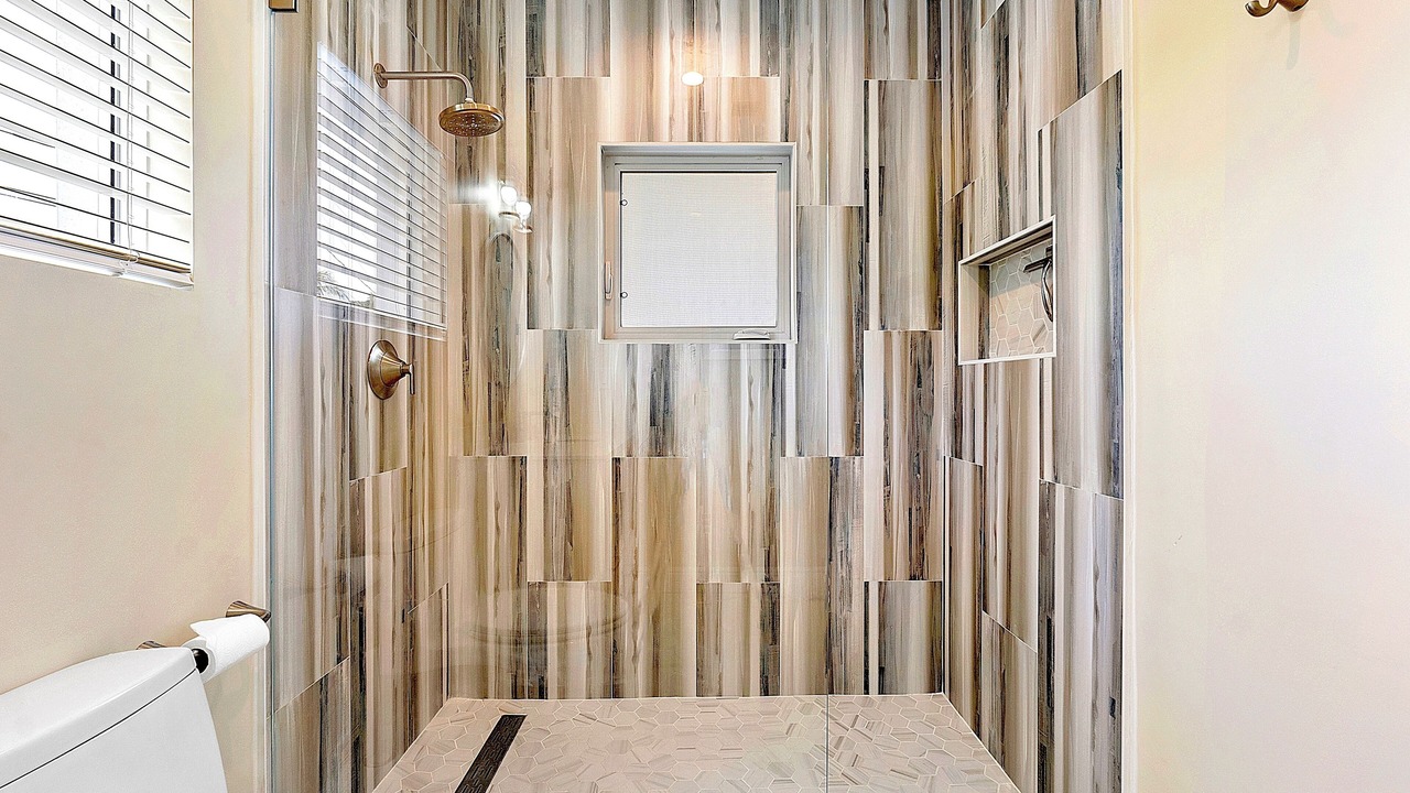 Photo of Bathroom in Coral Shores