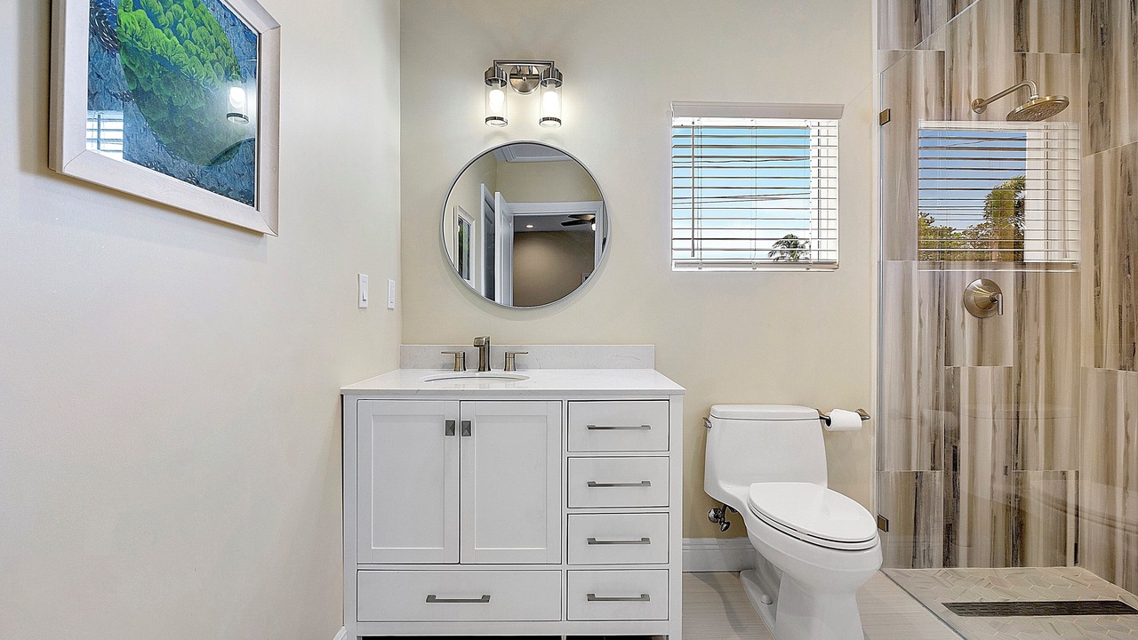 Photo of Bathroom in Coral Shores