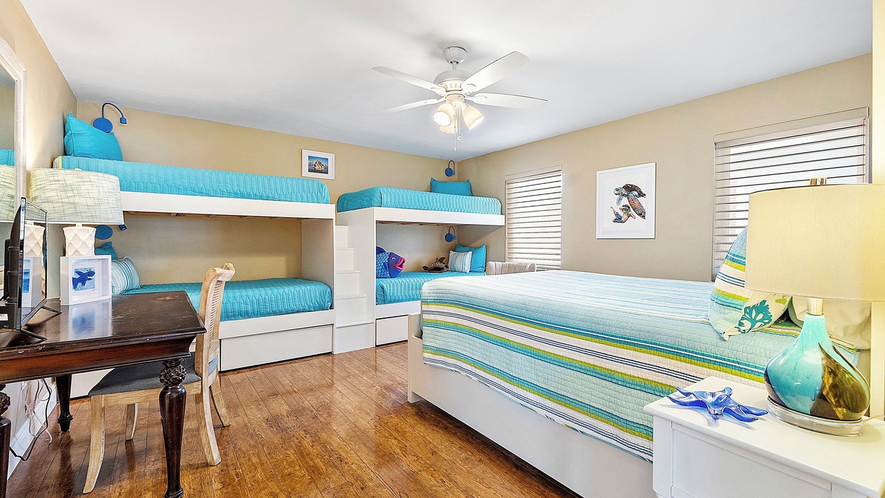 Photo of Bedroom in Coral Shores