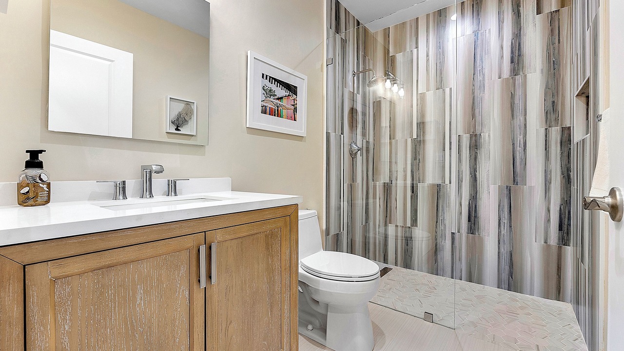 Photo of Bathroom in Coral Shores