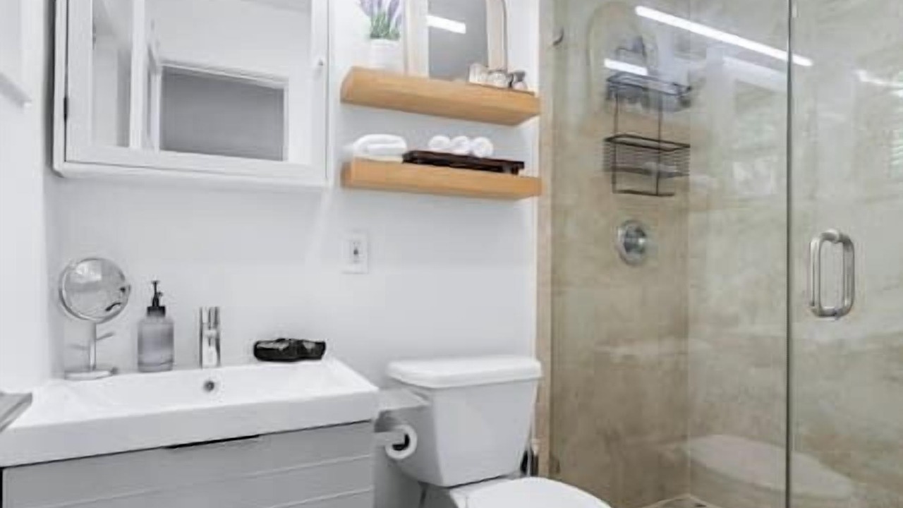 Photo of Bathroom in Victoria Park