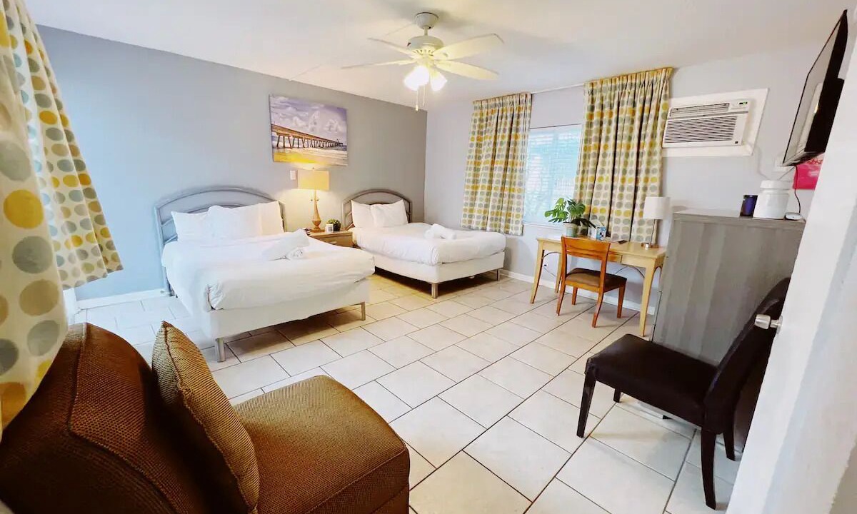 Photo of Bedroom in Lauderdale-by-the-Sea