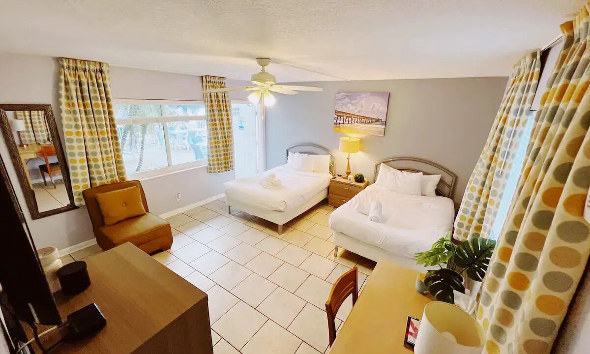 Photo of Bedroom in Lauderdale-by-the-Sea