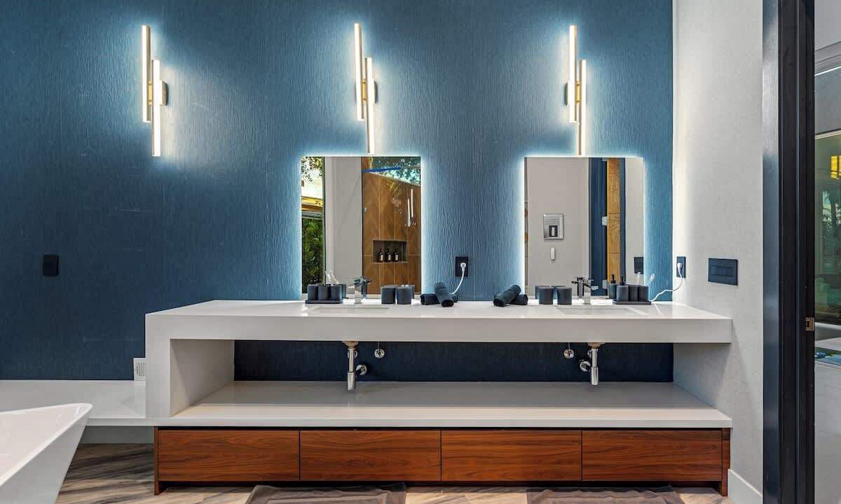 Photo of Bathroom in Ojus
