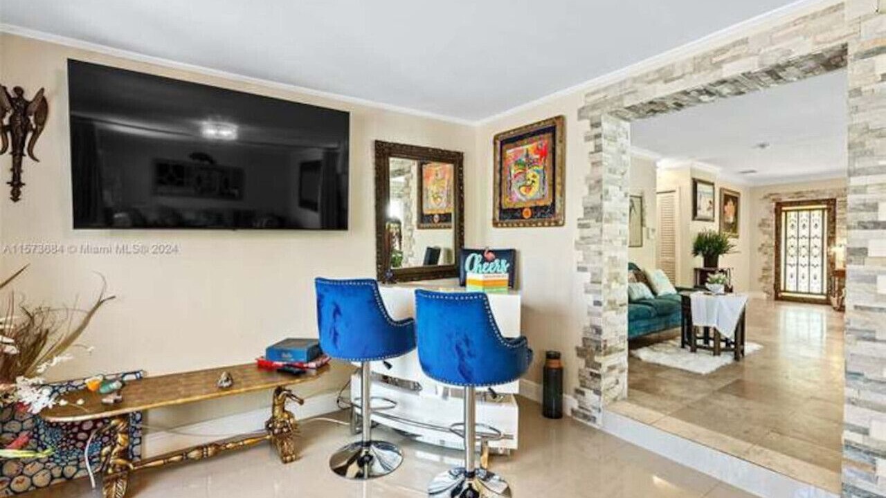 Photo of Bedroom in Hallandale Beach
