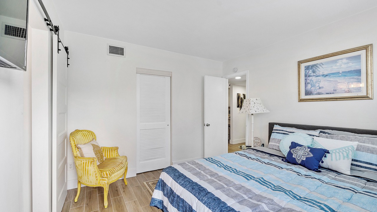 Photo of Bedroom in Cypress Point