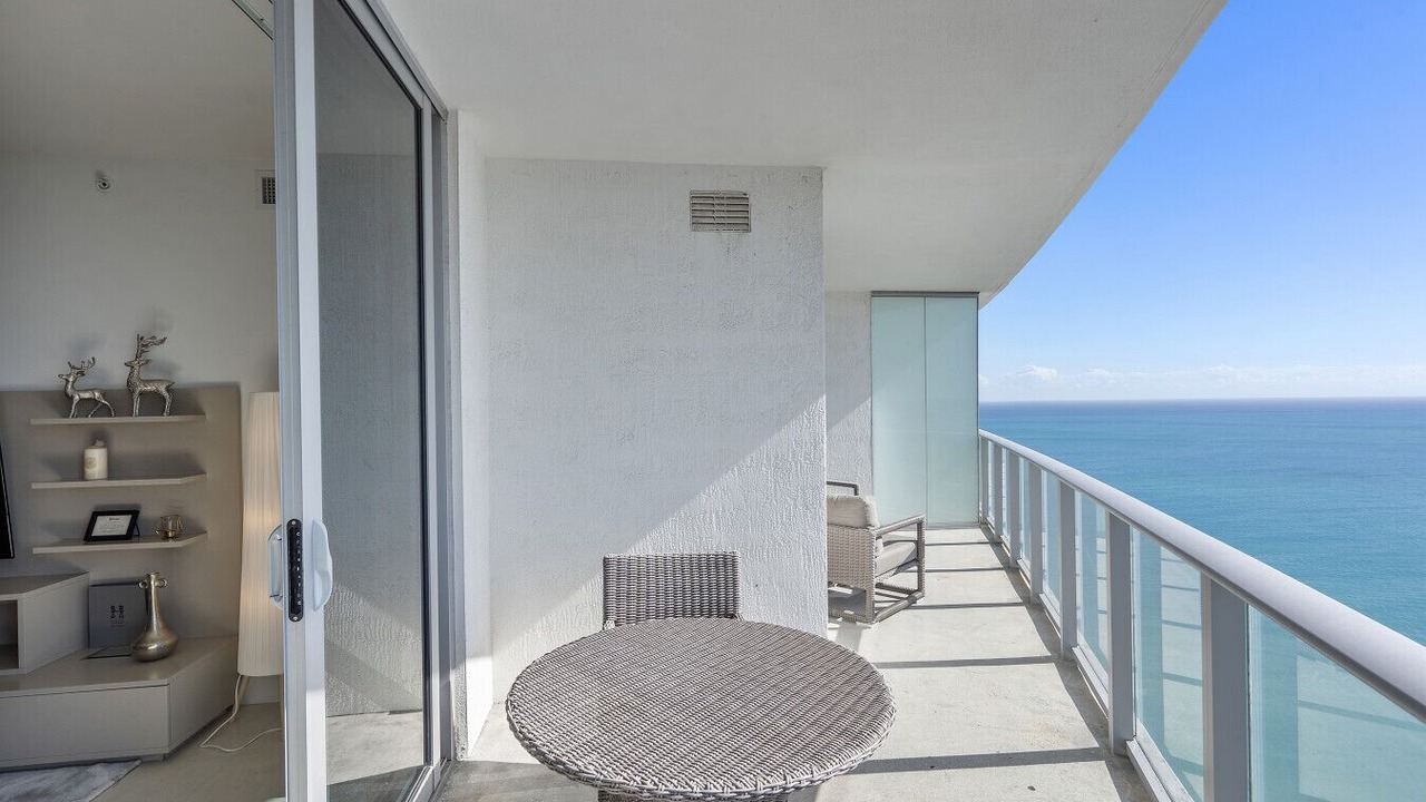 Photo of Outdoor in Hollywood South Central Beach