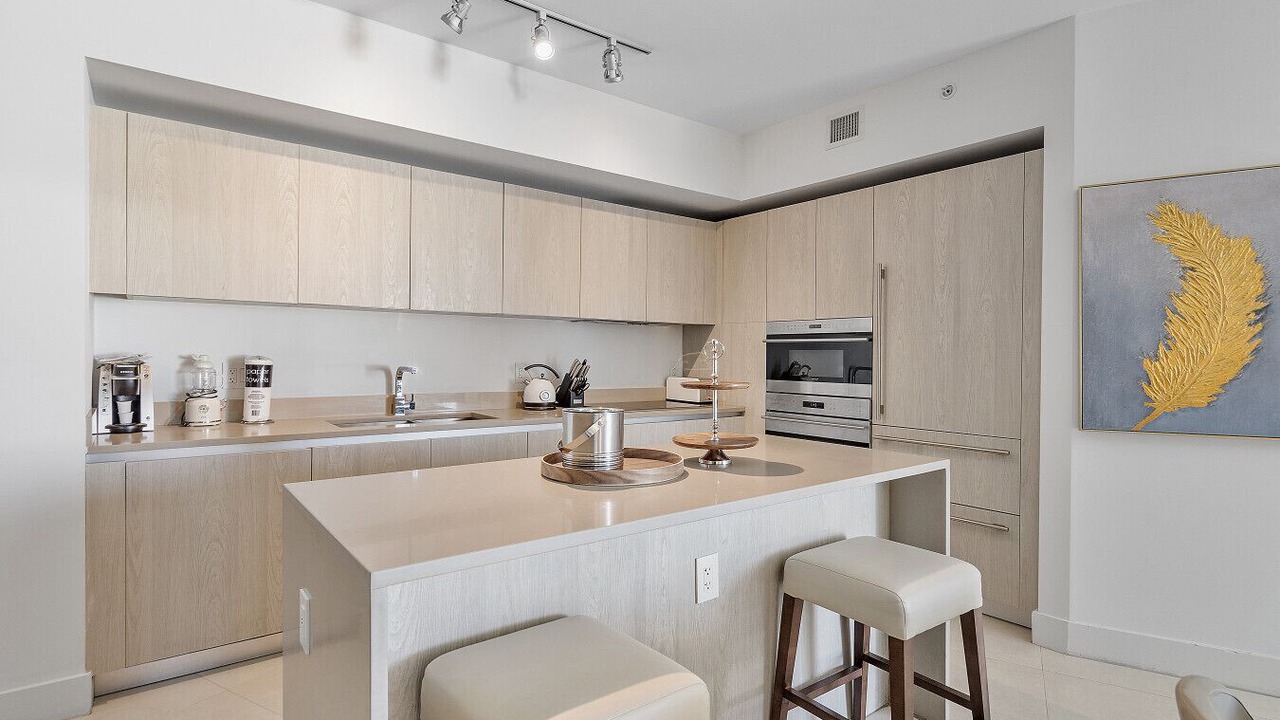 Photo of Kitchen in Hollywood South Central Beach