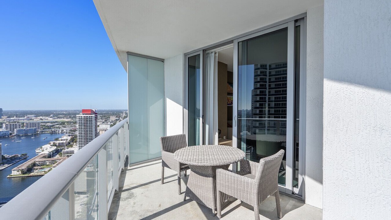 Photo of Outdoor in Hollywood South Central Beach